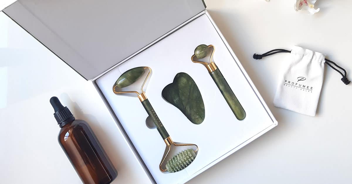 Rullo di giada e gua sha: cosa sono e come funzionano