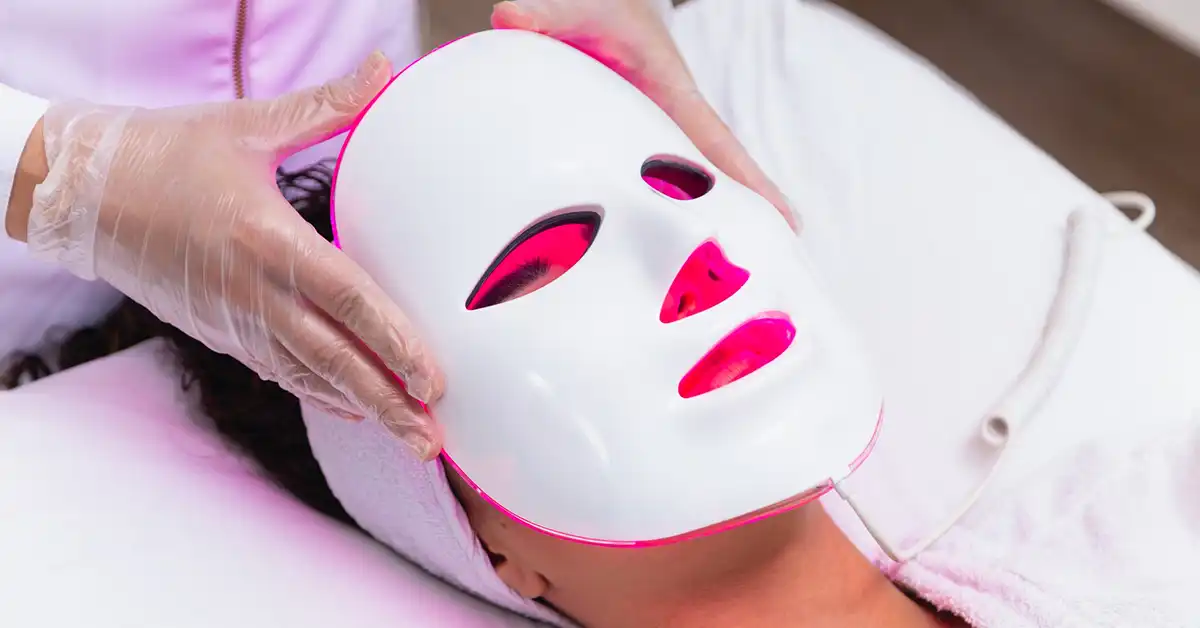 Scopri il segreto di bellezza delle maschere LED per il viso ed illumina la tua pelle con tecnologia avanzata